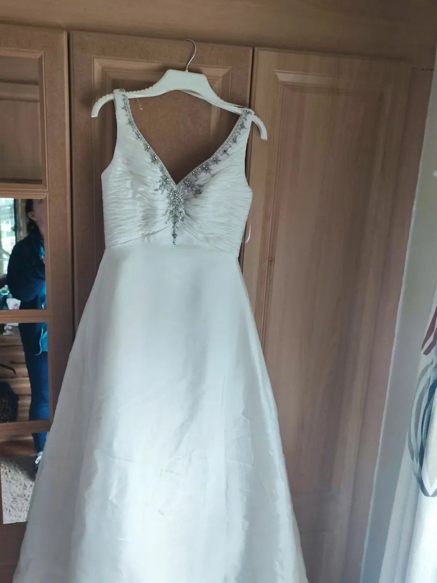 Wedding dress - Image 4