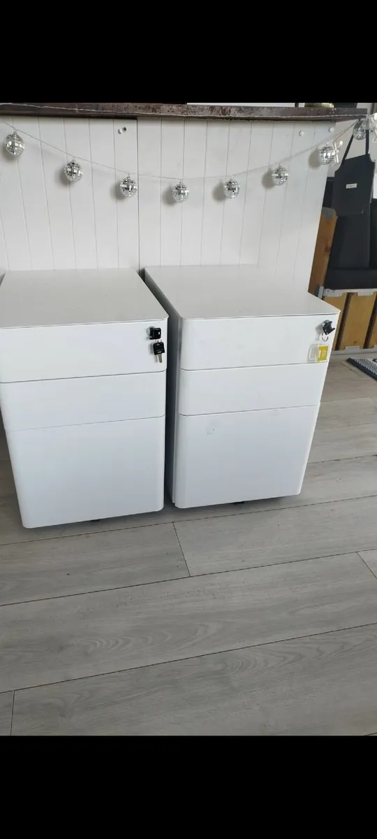 2 steel lockers/filing cabinet with keys black - Image 2