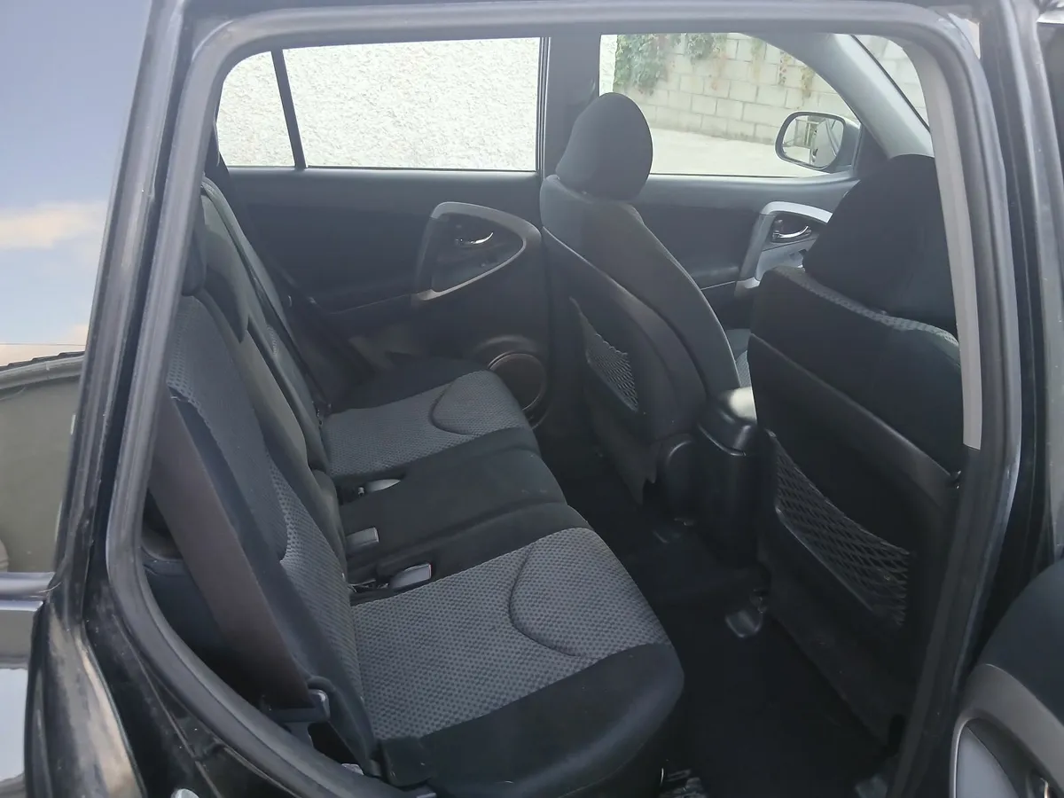 Toyota RAV4 2008 - Image 2