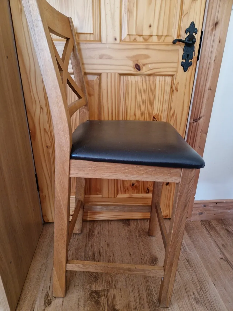 Breakfast bar stools - Image 2