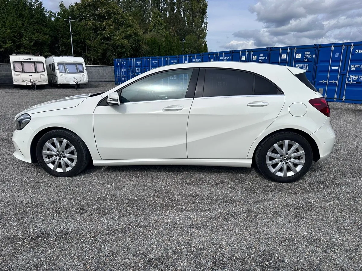 Mercedes  A180 2017 petrol 1.6 - Image 4