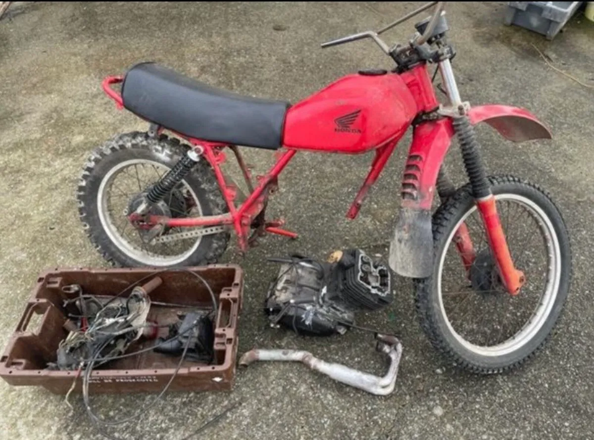 1979 Honda twin 500 - Image 1