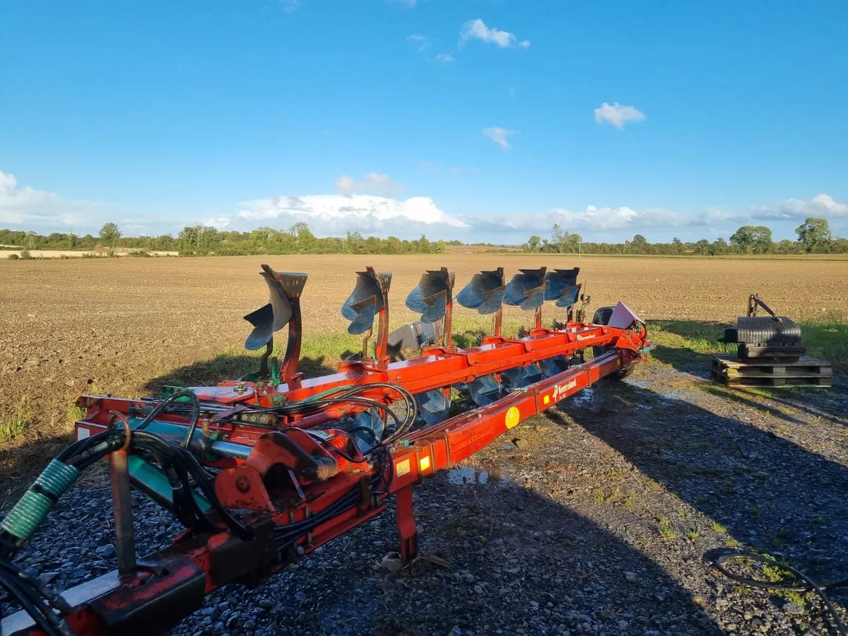 Farm machinery - Image 1