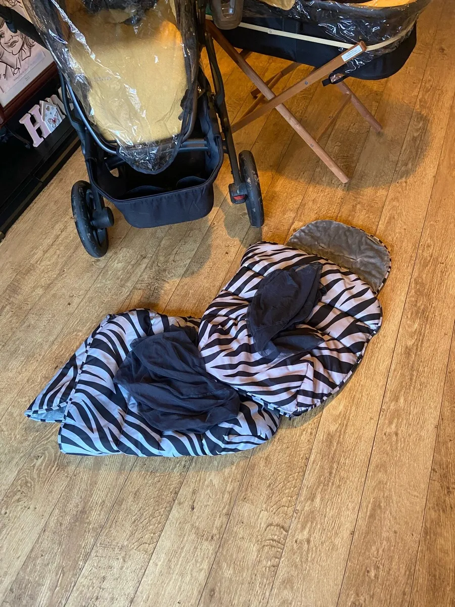 Uppababy multi Stroller. - Image 3