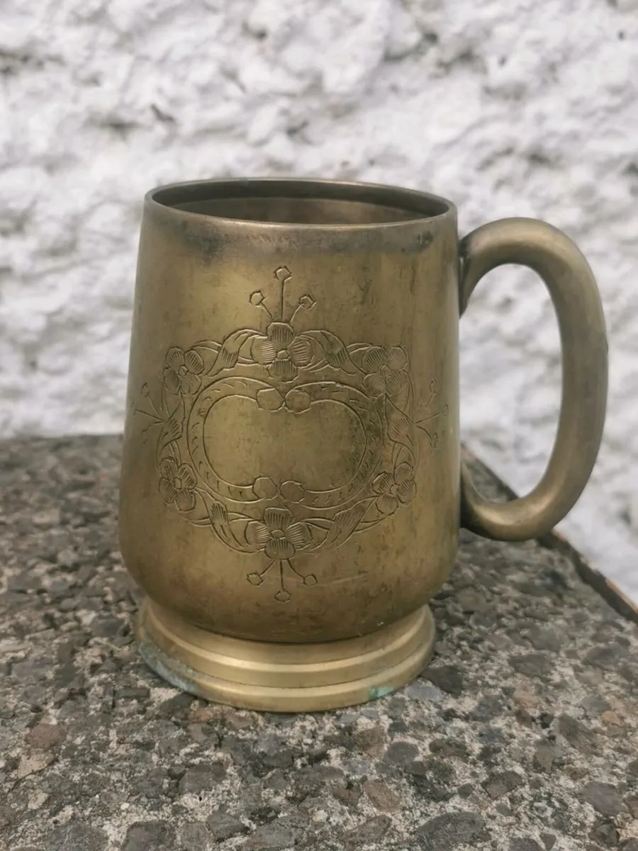 Brass tankards - Image 1