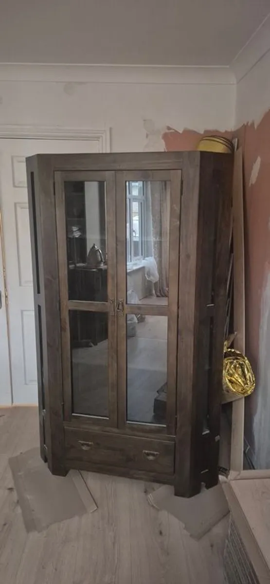 Display Cabinet - Image 1