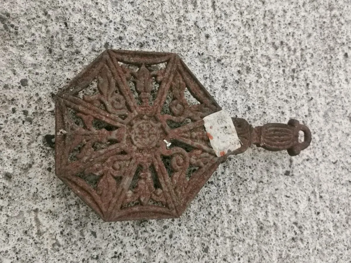 Cast iron teapot/kettle stand