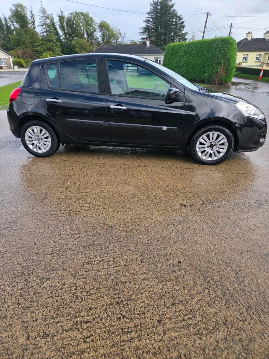 2011 clio 104km