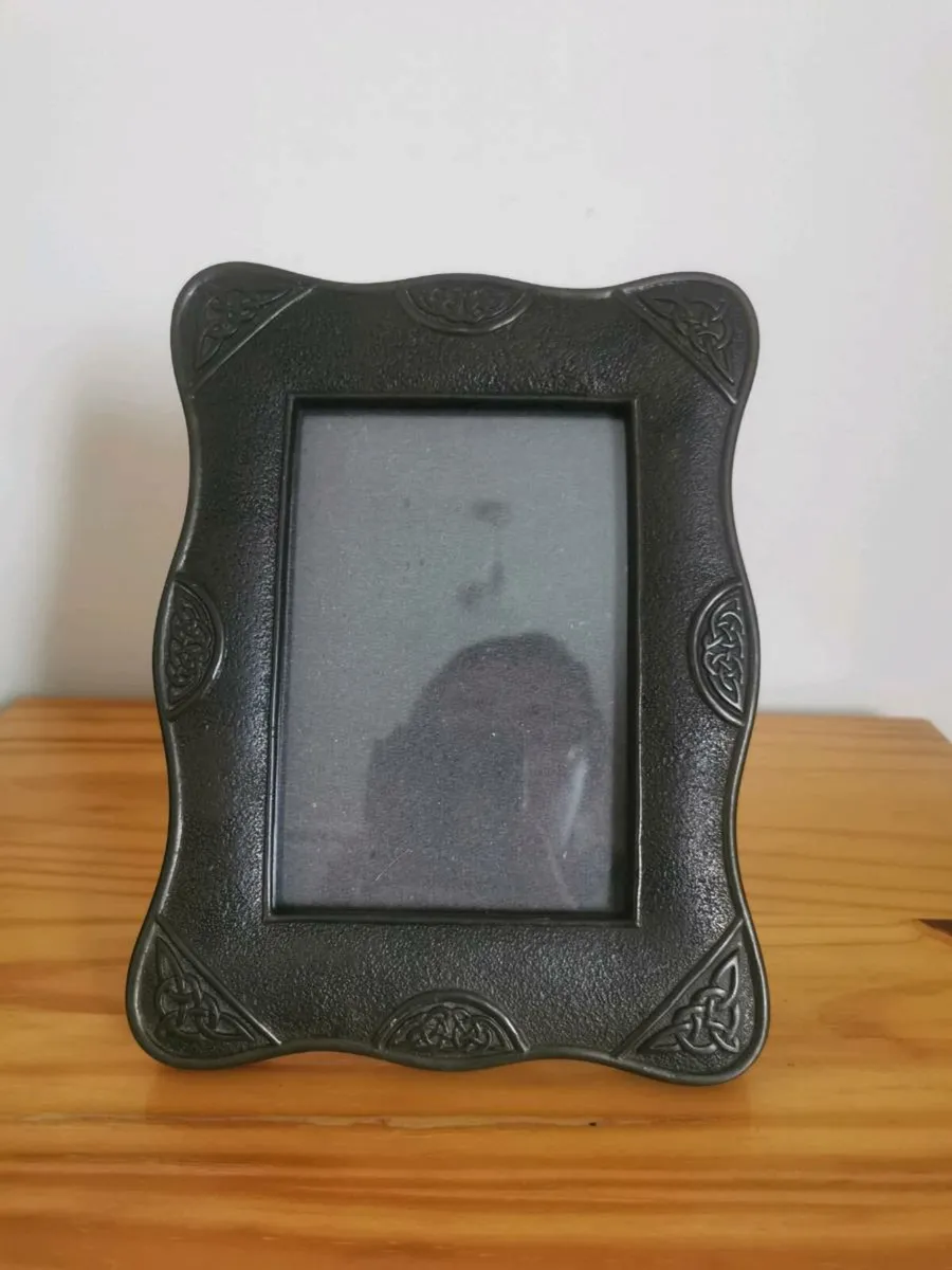 Genesis picture frame - Image 2