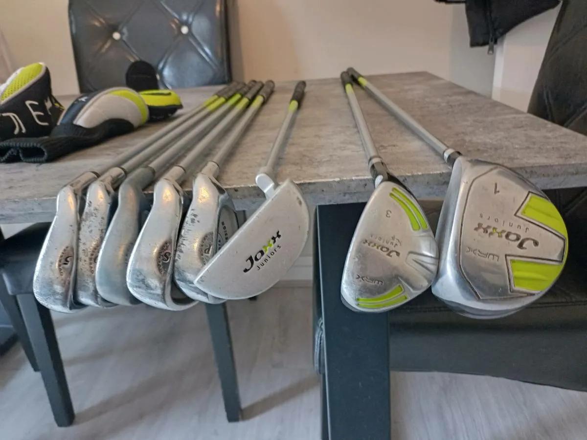 Set of junior golf clubs and bag. - Image 3