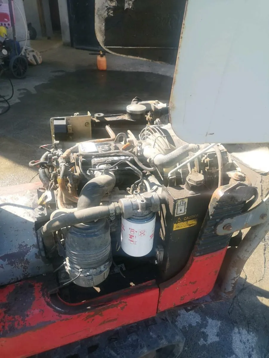 Takeuchi tb 108 micro digger - Image 3