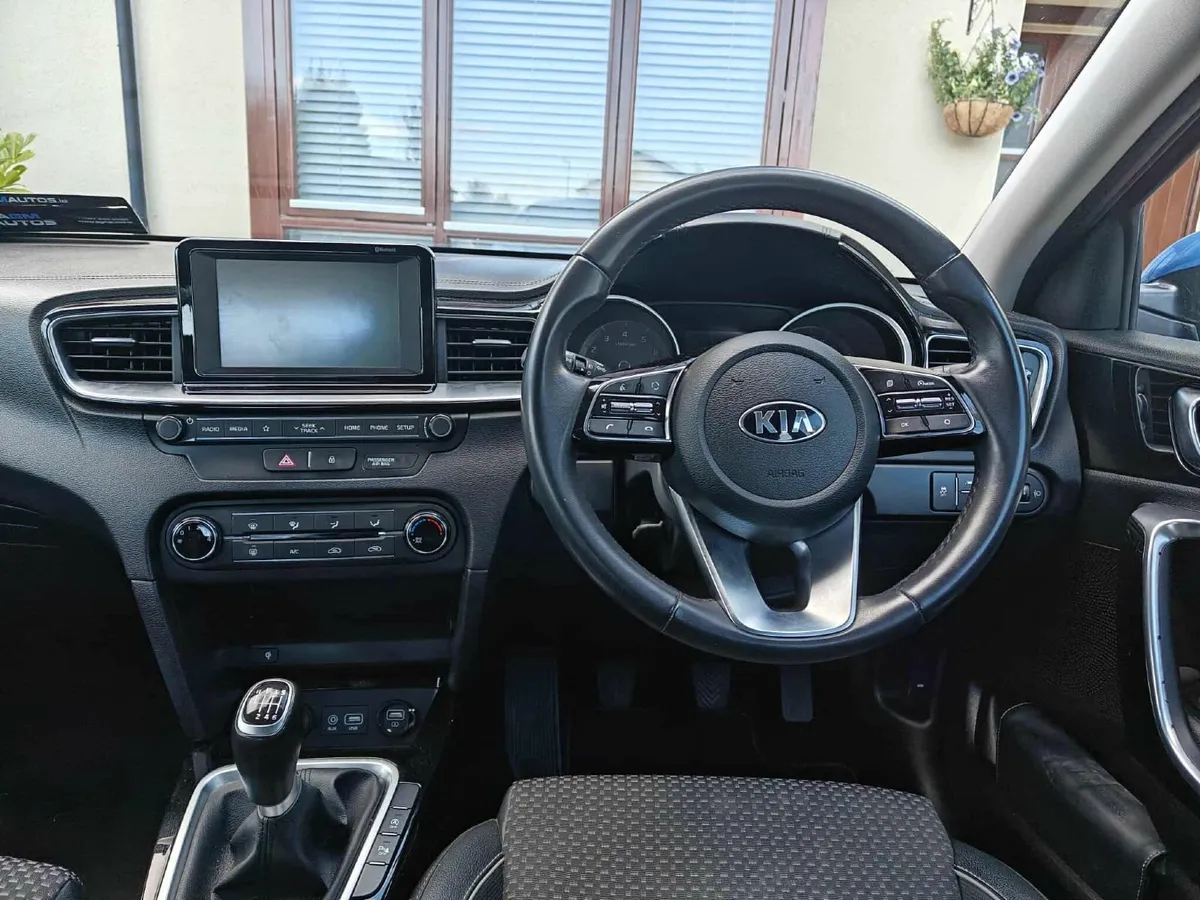 Kia Ceed 2019 - Image 3