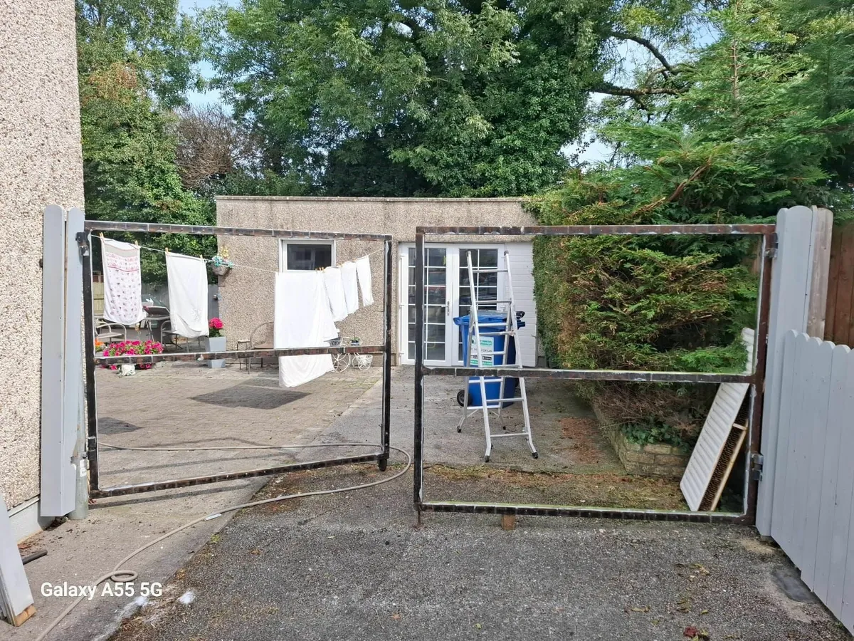Gates - Image 2