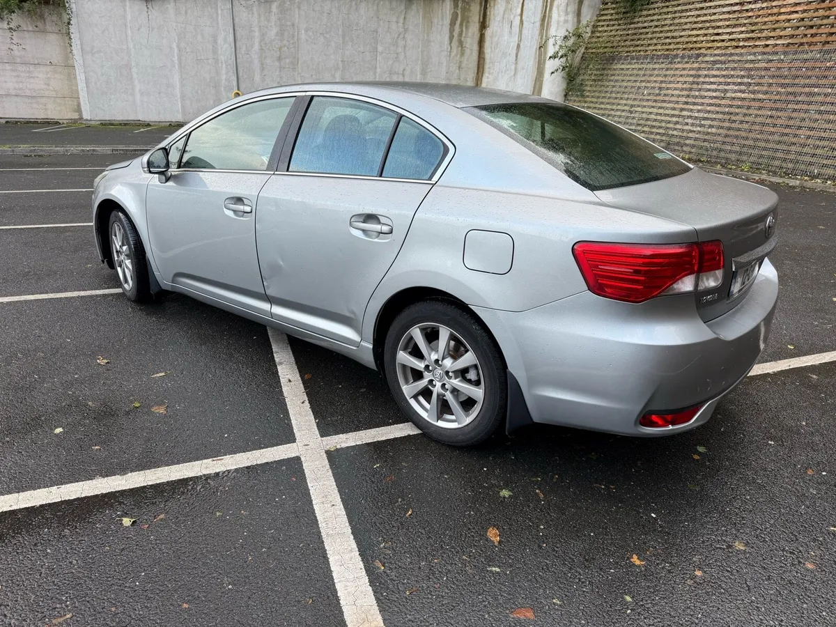 Toyota avensis 2 diesel no damage - Image 4