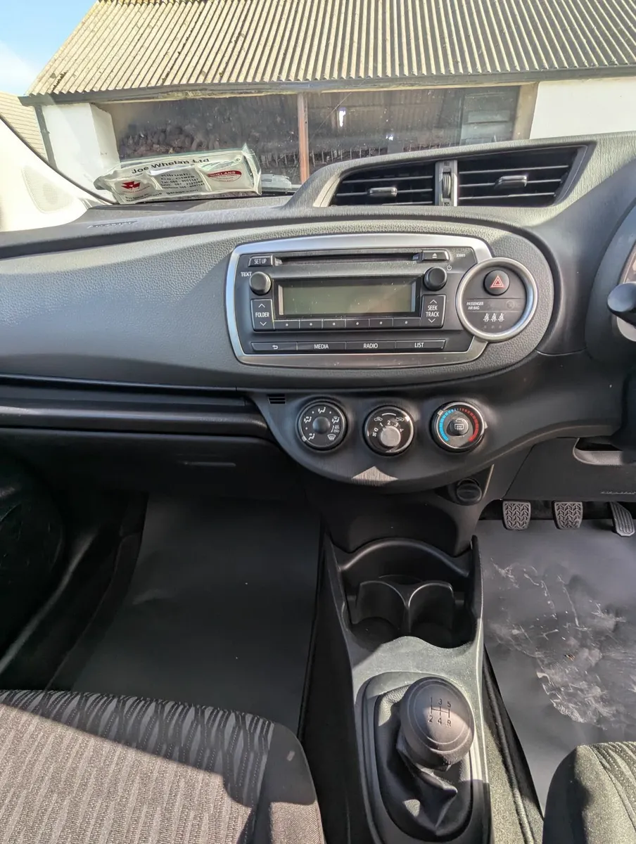 Toyota Yaris 2013 - Image 3