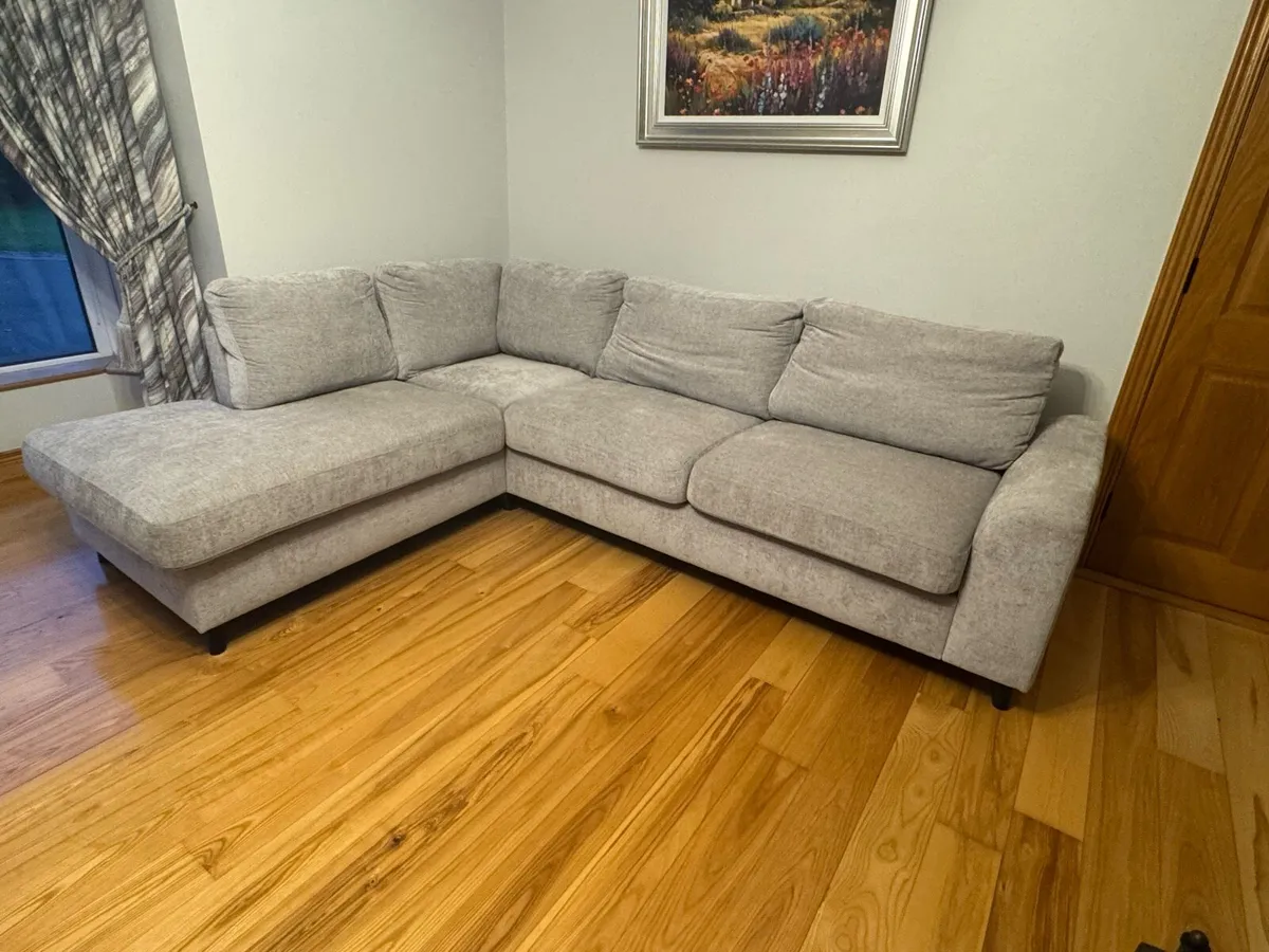 L-Shaped Corner Couch & Pouffe - Image 4
