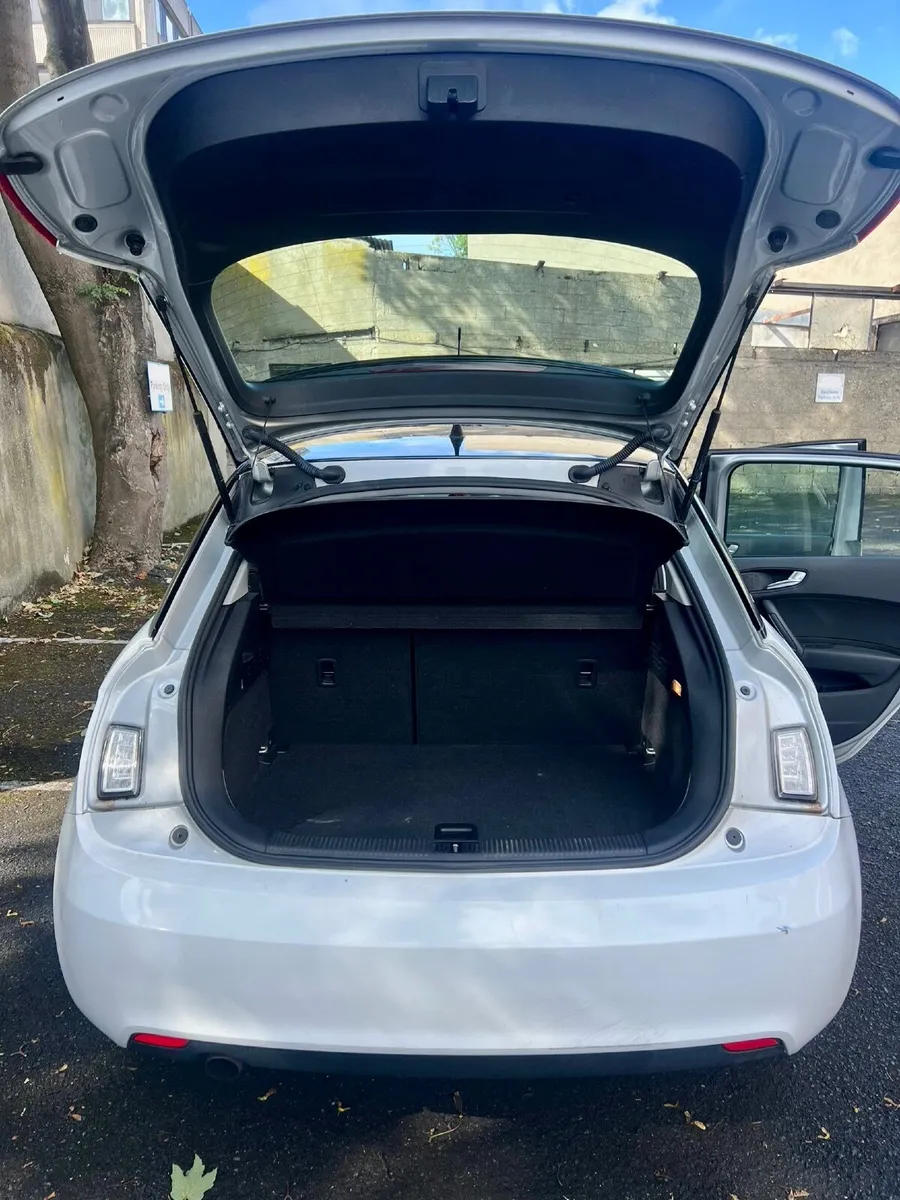 Audi A1 Sportback TFSI 1.2L 2012 - Image 4