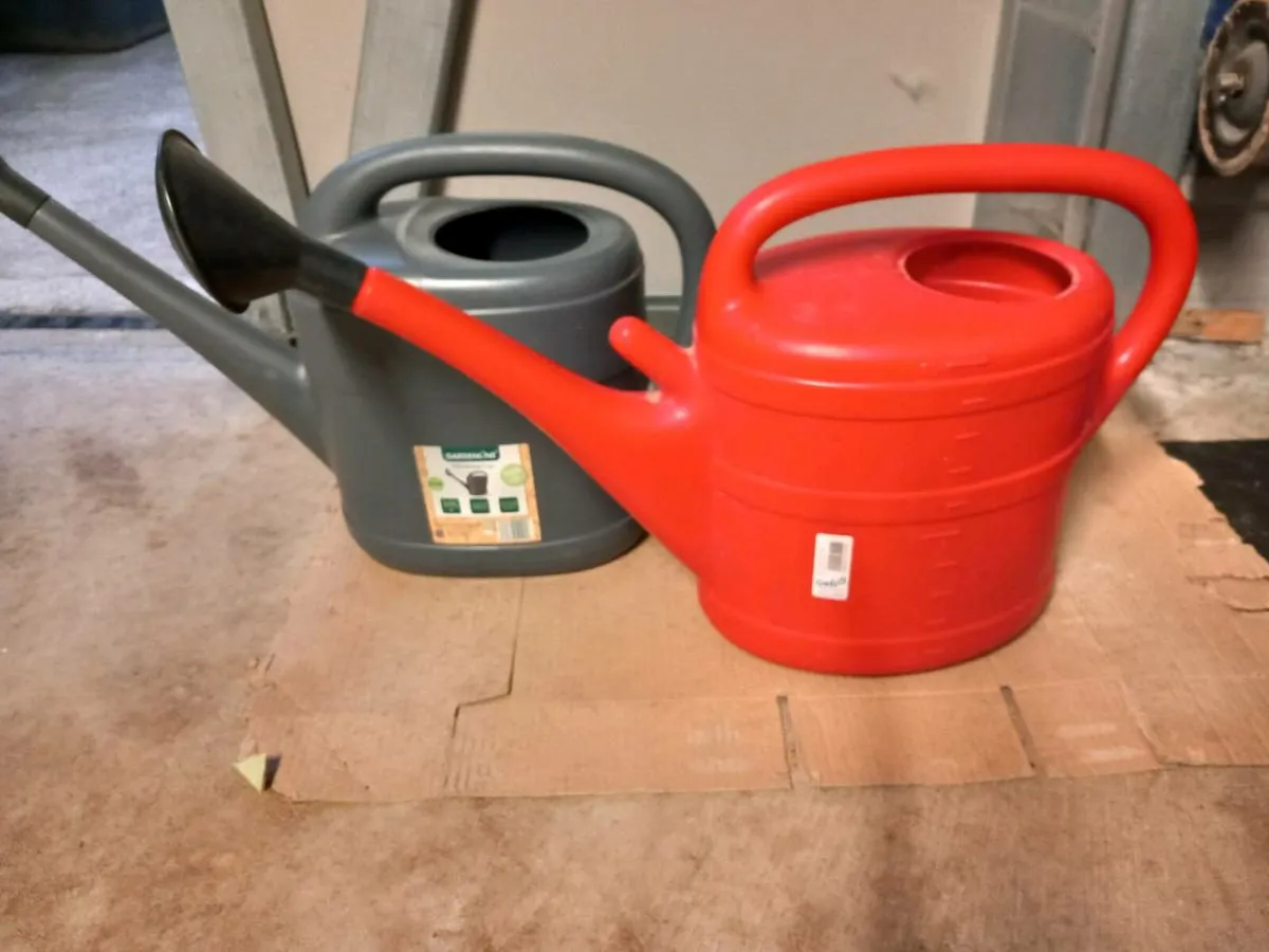 Watering cans - Image 1