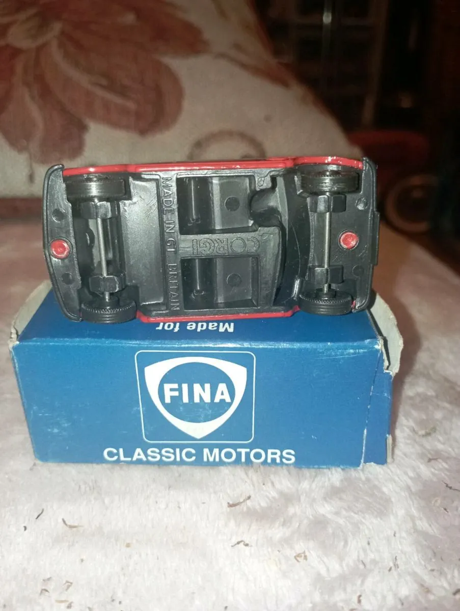 CORGI  FINA  MINI COOPER CLASSIC  DIE-CAST MODEL - Image 4