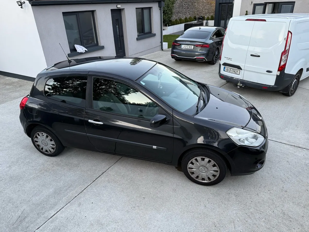 Renault Clio - Image 2