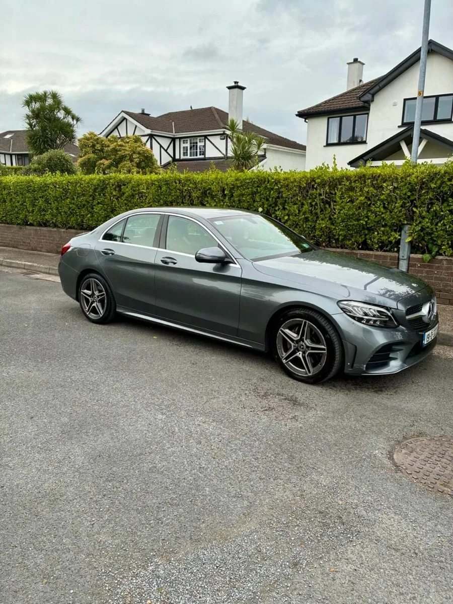 One owner Mercedes C200 AMG Trim – FMBSH. - Image 1