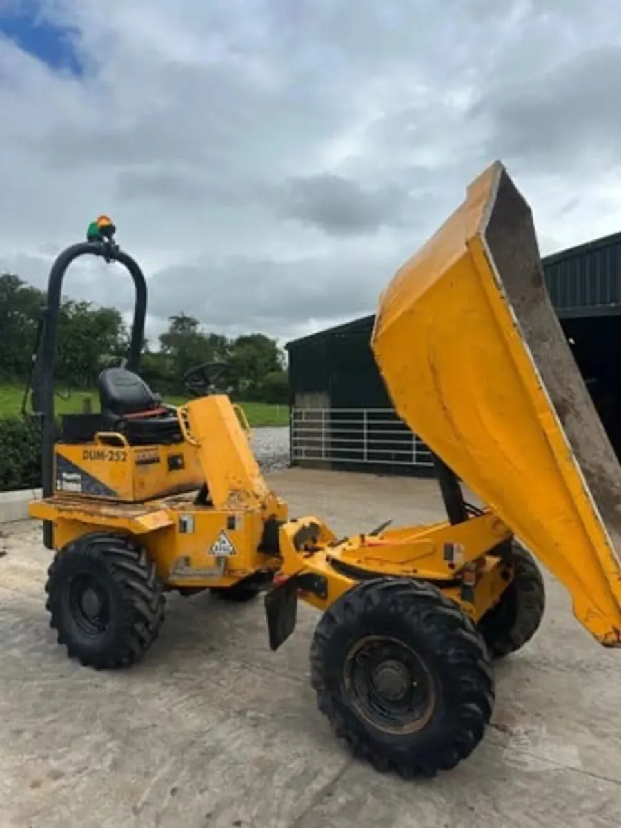 2019 THWAITES 3 Ton Swivel **LOW HOURS** - Image 2