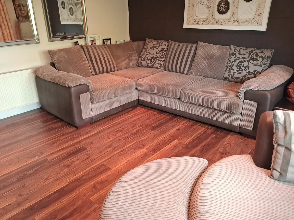 Corner sofa - Image 1