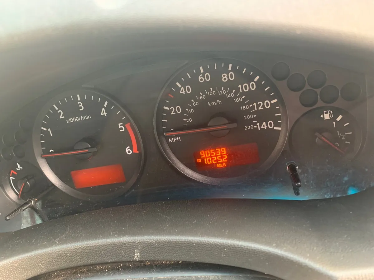 Nissan Navara 2015 - Image 2