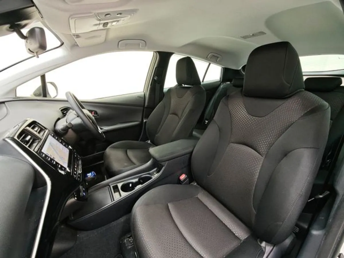 Toyota Prius S 1.8 Hybrid Automatic  Reversing Ca - Image 4