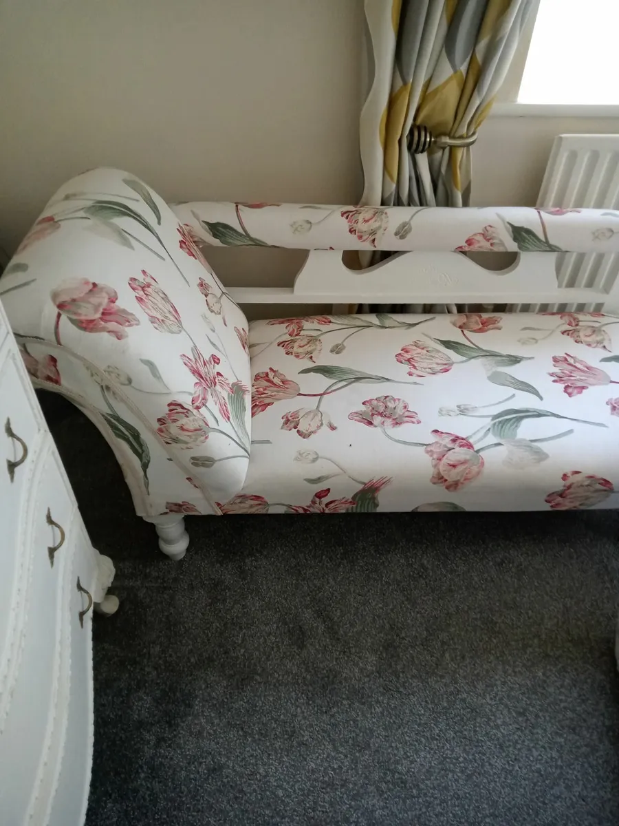 Chaise Lounge - Image 2