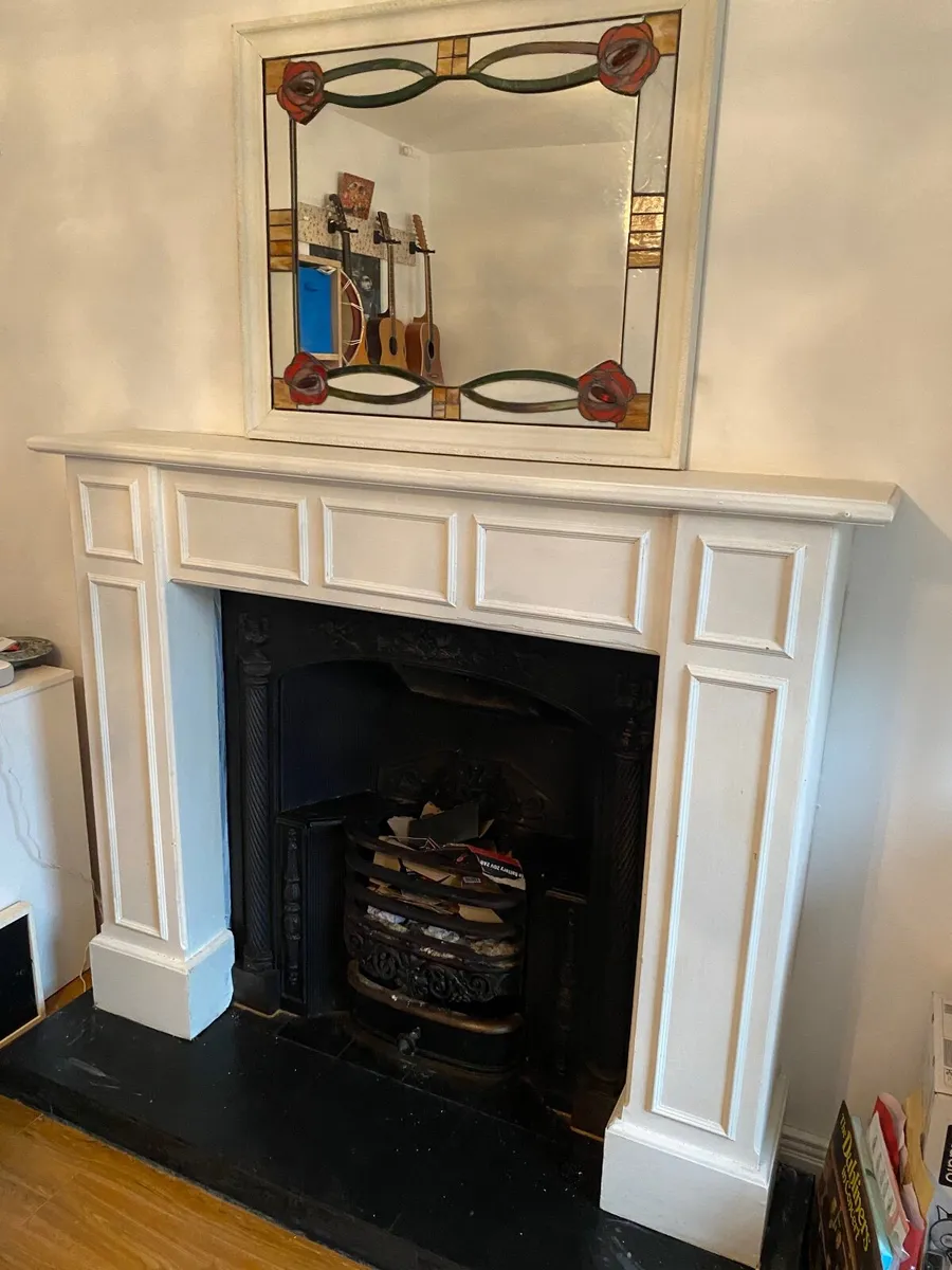 Fireplace and mirror - Image 2