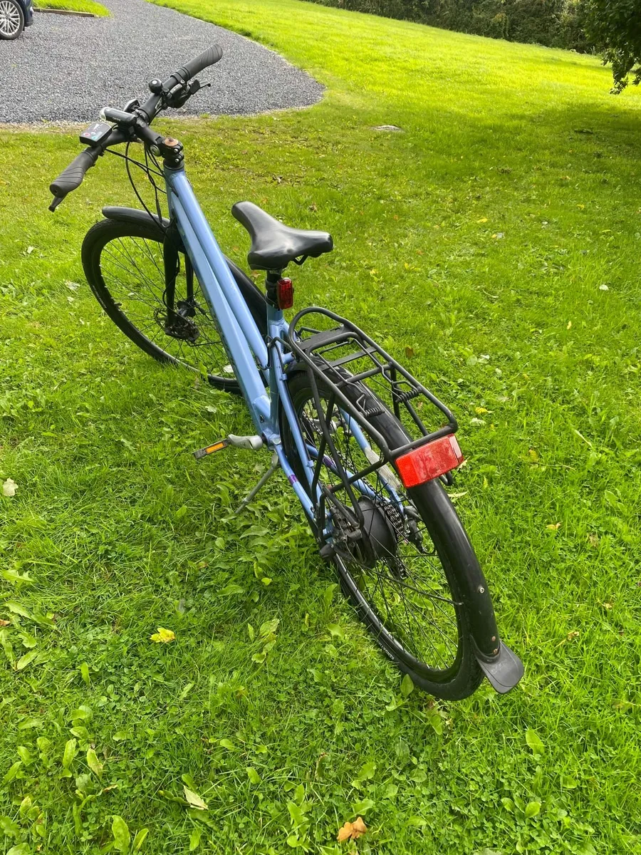 LADIES ELECTRIC BIKE with good Battery & charger. - Image 2