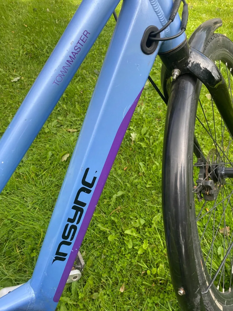 LADIES ELECTRIC BIKE with good Battery & charger. - Image 3