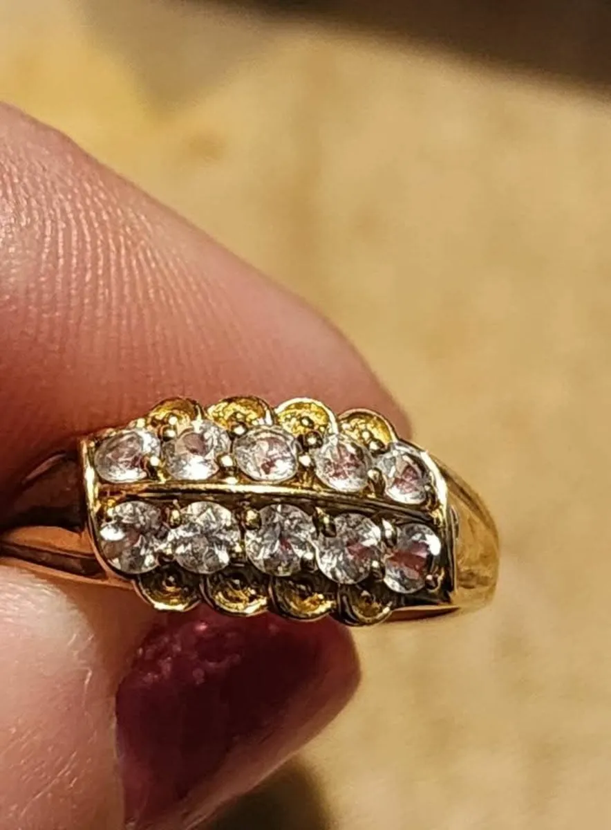 Beautiful 9ct Gold band Ring - Image 2