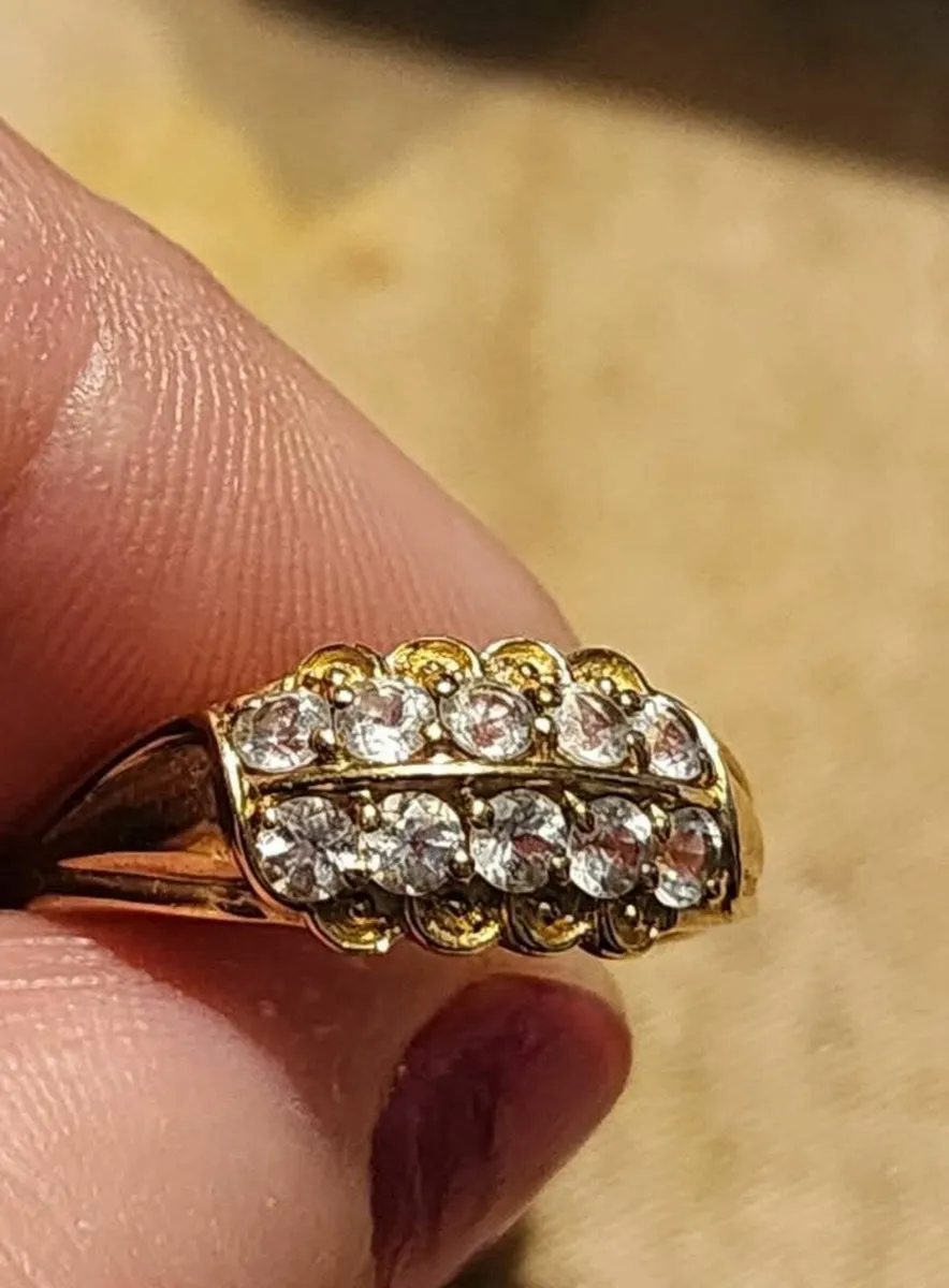 Beautiful 9ct Gold band Ring - Image 3