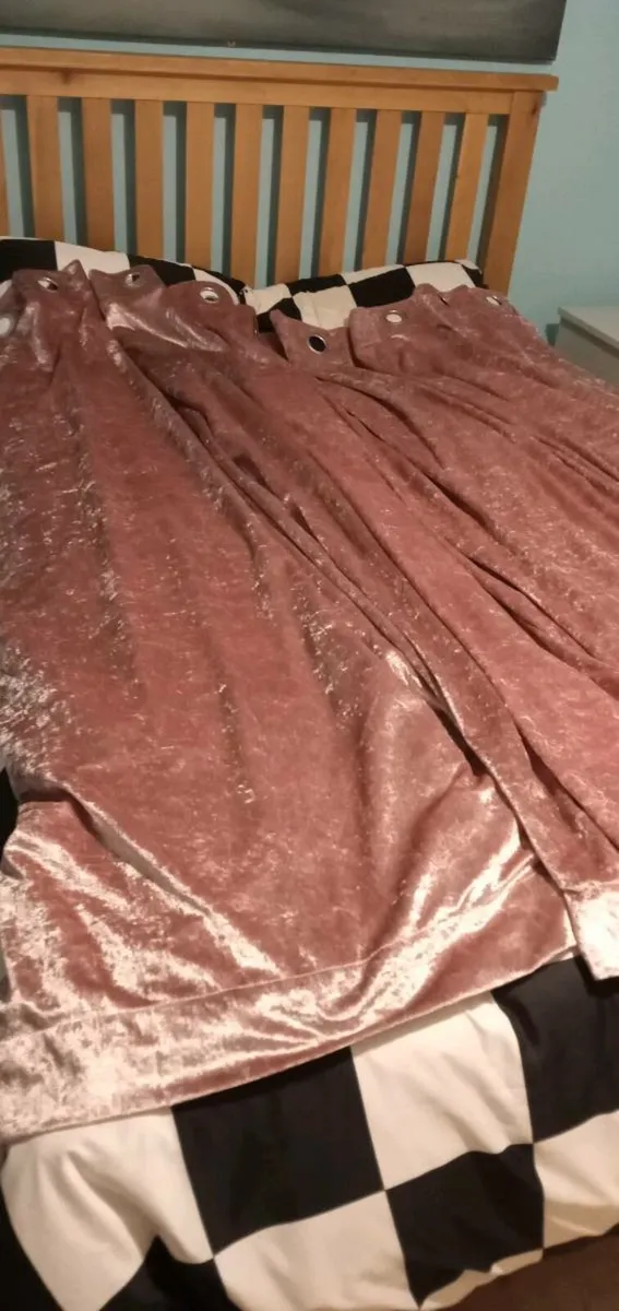 Curtains - Image 1