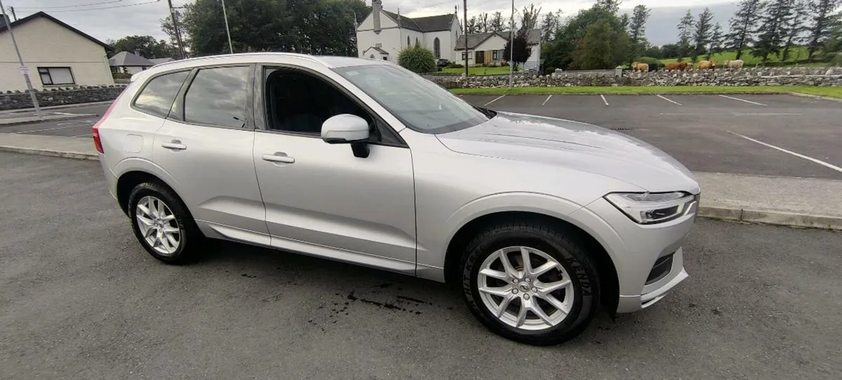 182 Volvo XC60 D4 Momentum 5DR - Image 2