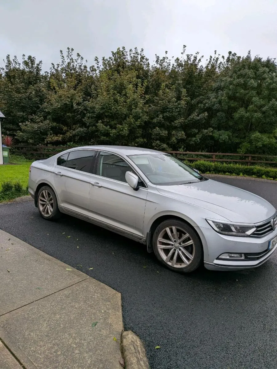 Volkswagen Passat - Image 1