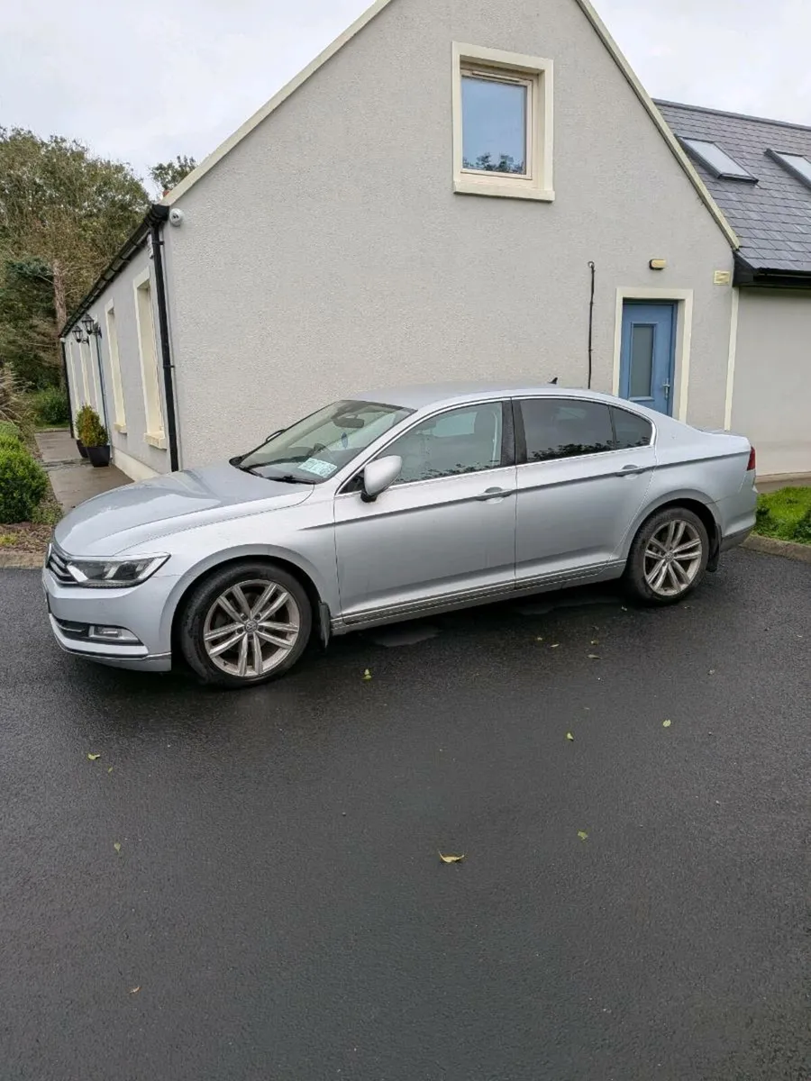 Volkswagen Passat - Image 2