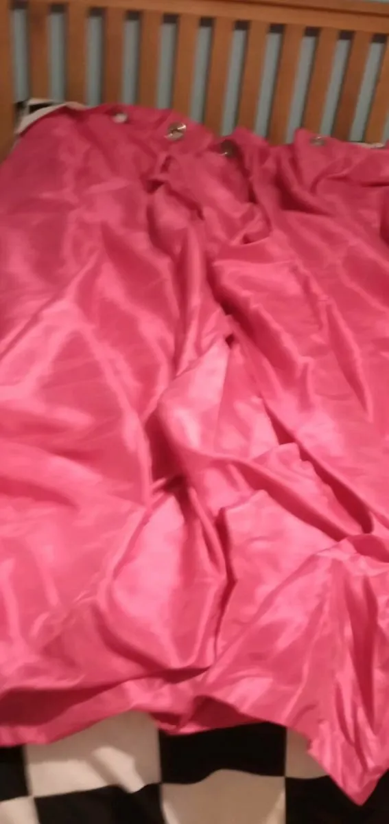 Curtains - Image 2
