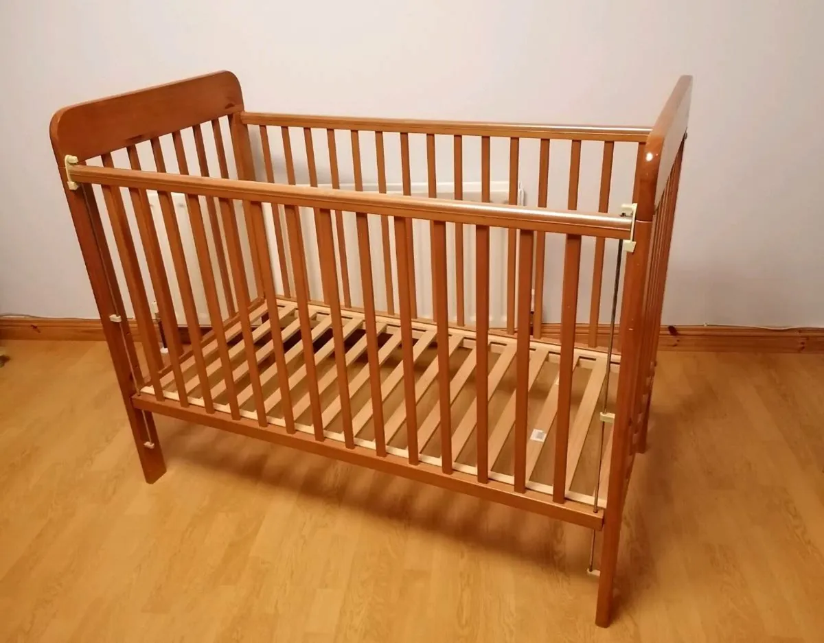Cosatto baby cot - Image 1