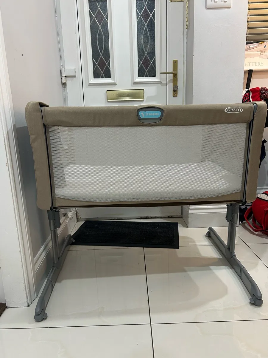 Bedside Crib - Image 1