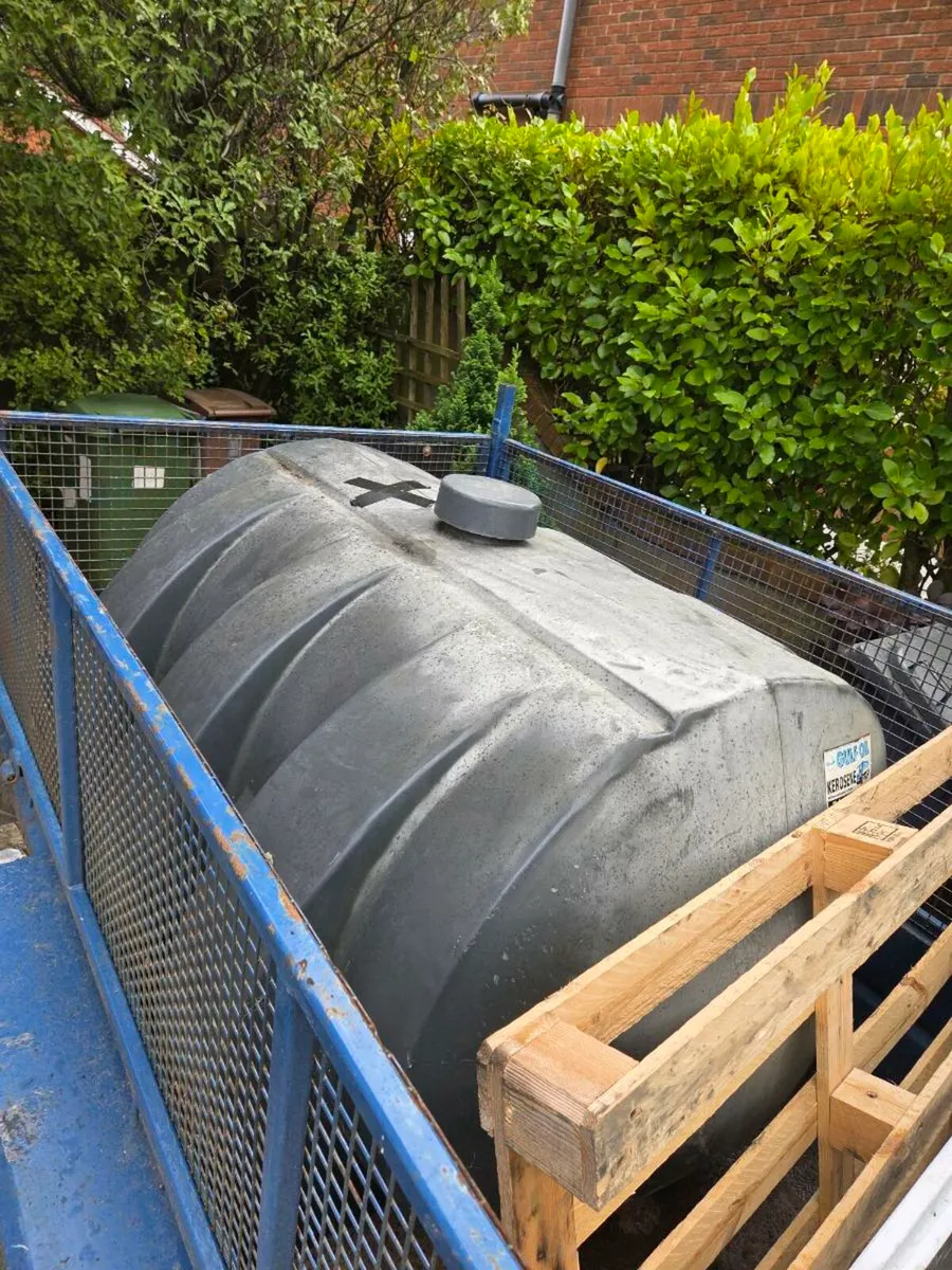 Oil tank