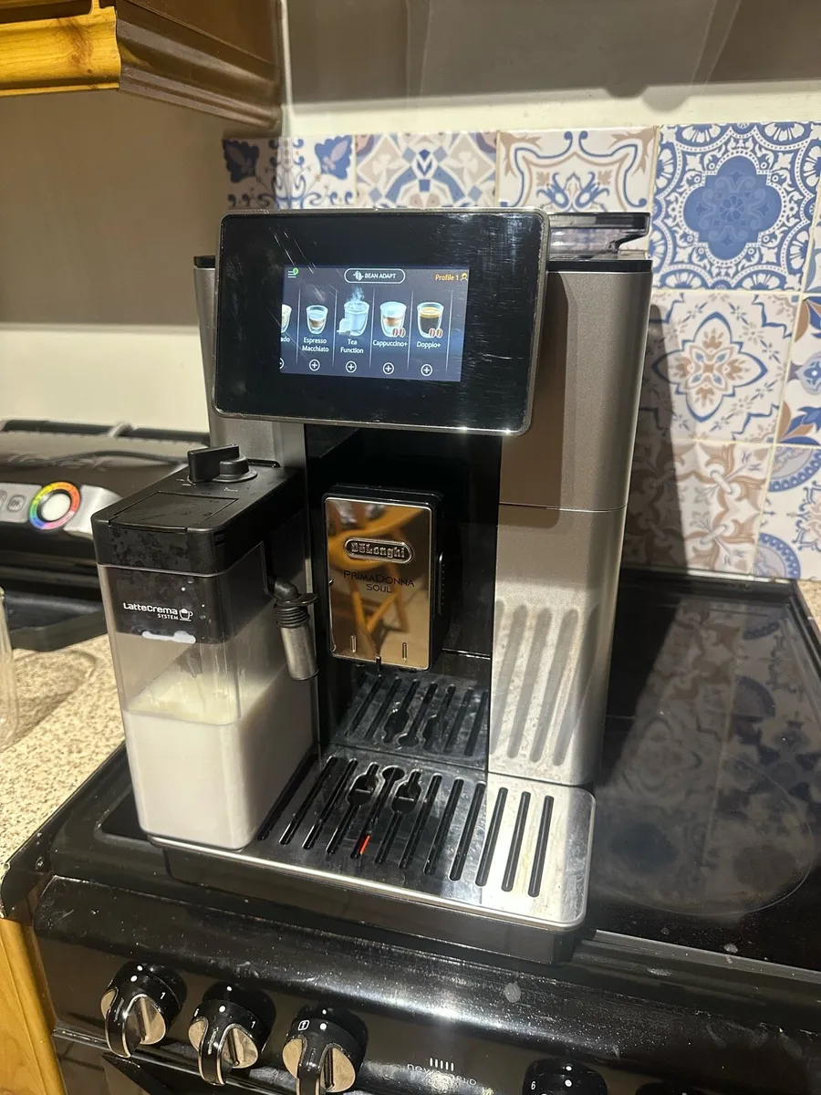 DeLonghi coffee machine bean to cup Prima Donna - Image 1