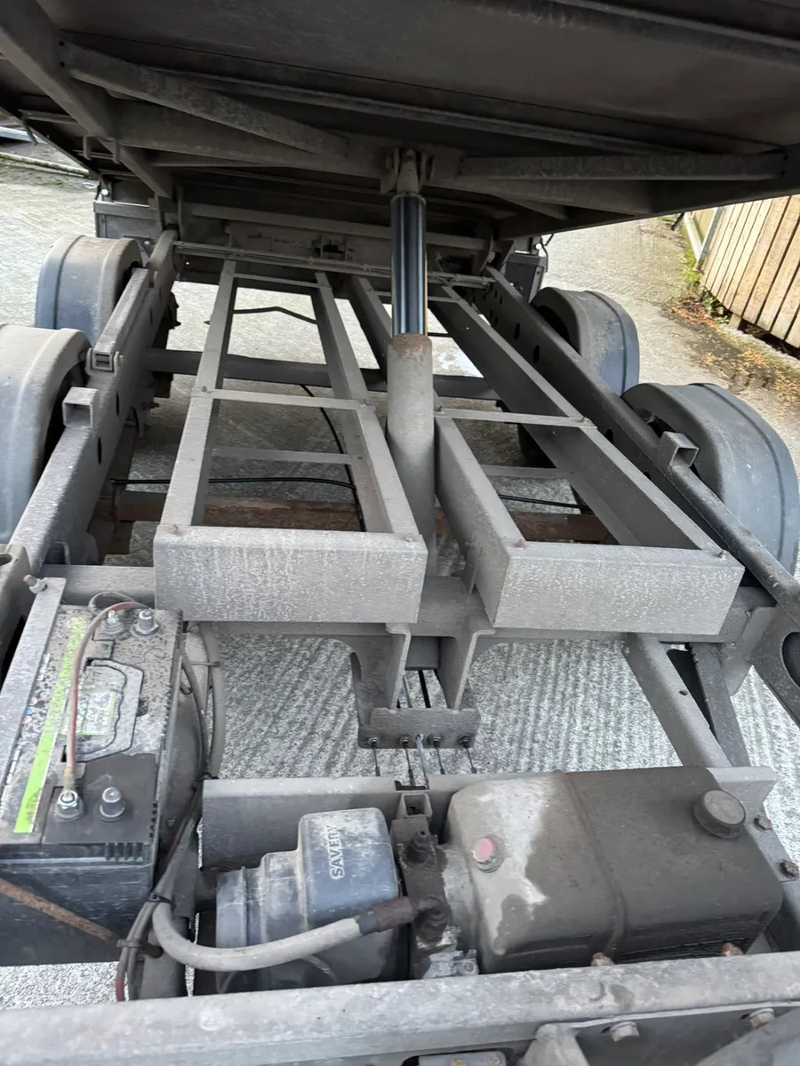 Nugent tipper trailer - Image 1