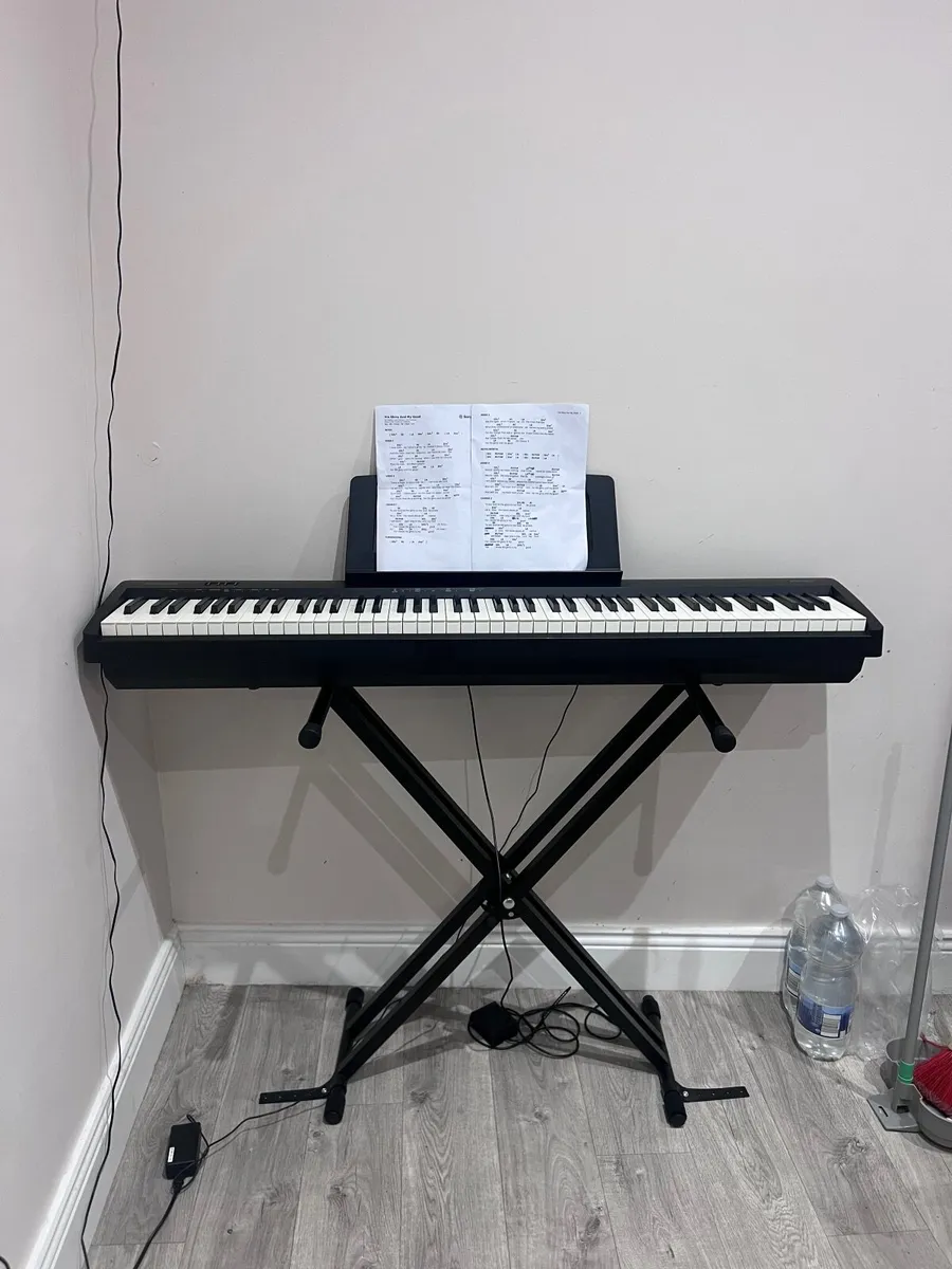 Piano keyboard