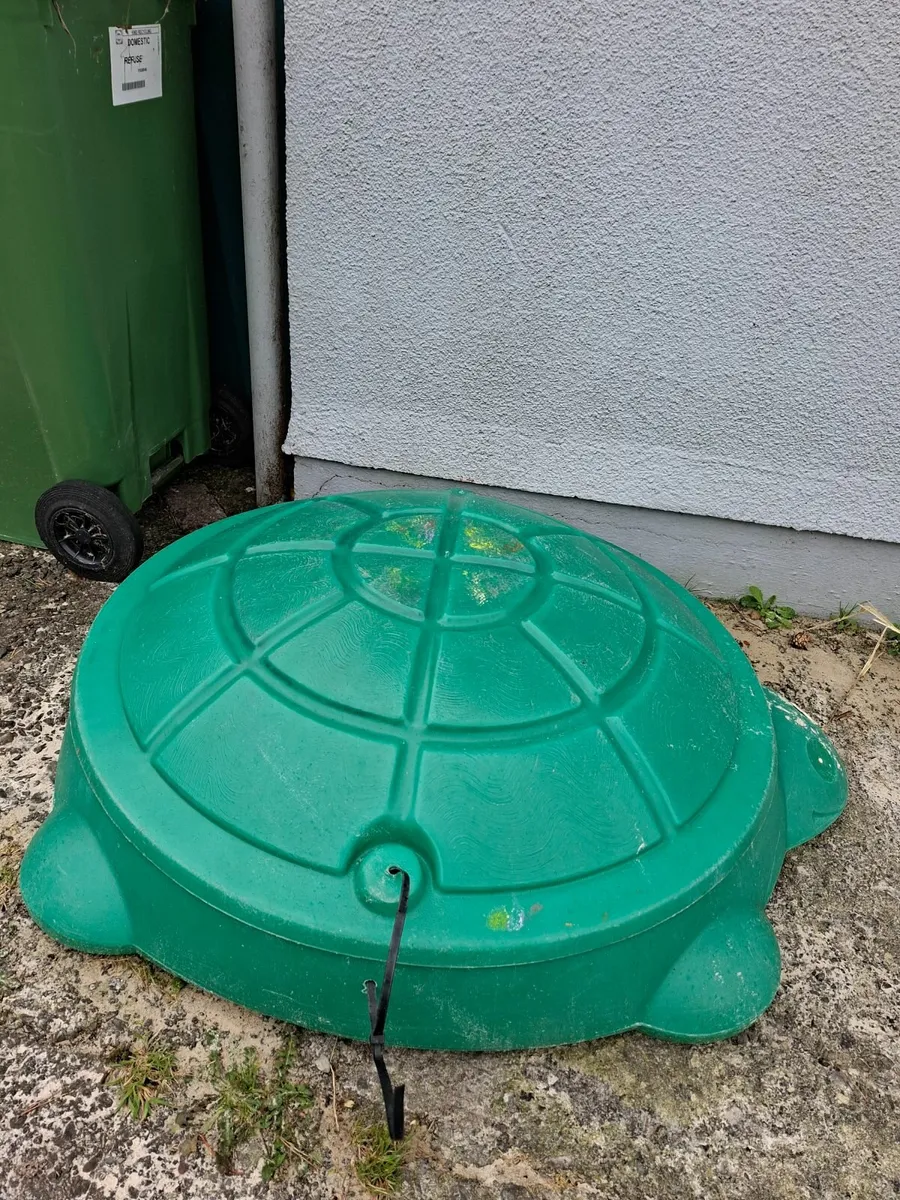 Sandpit for sale - Image 1