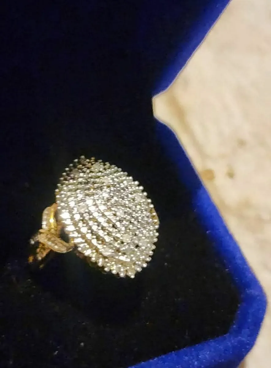 Beautiful Diamond Ring - Image 4