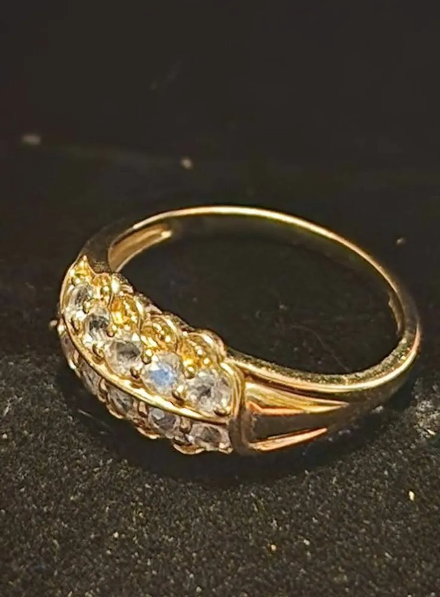 Beautiful 9ct Gold band Ring - Image 4