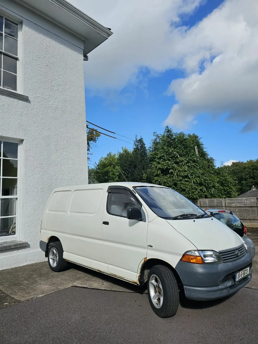 Toyota HiAce 2004 - Image 1